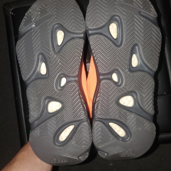 Yeezy 700 MNVN \